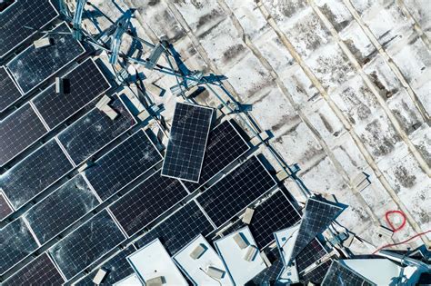 Поврежденные солнечные батареи