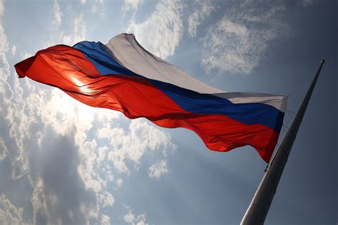 Популярные предположения о происхождении красного флага на берете у морпехов
